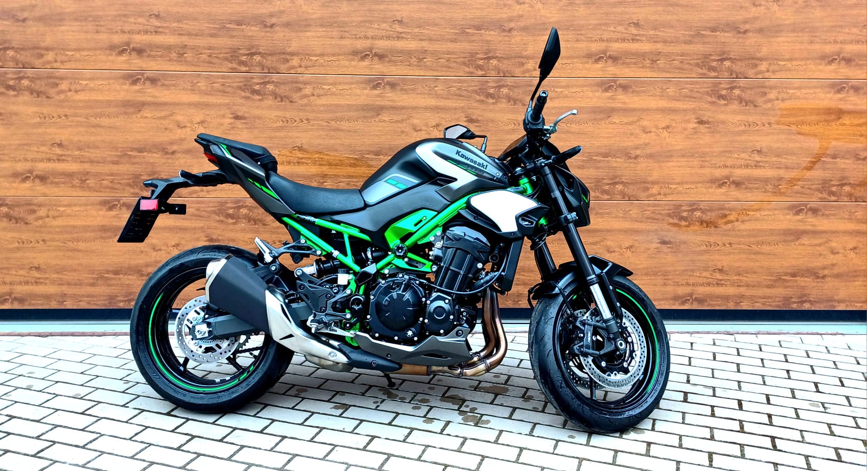 KAWASAKI Z900
